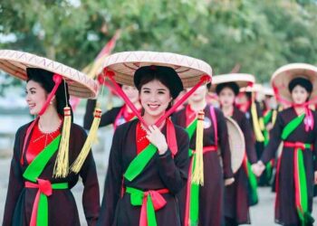 Chiếc áo tứ thân được ra đời vào thế kỷ XVII 