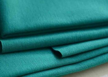 Với loại vải này thì bạn chú ý phơi tránh ánh mặt trời quá gắt