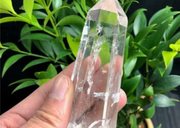 Đá thạch anh trắng giá bao nhiêu?Những yếu tố quan trọng để định giá đá